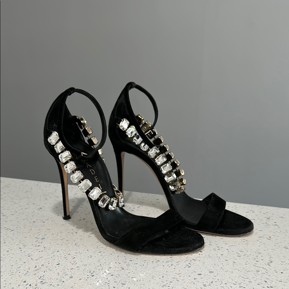 Elegant Black Stiletto Heels with Crystal Embellishments
